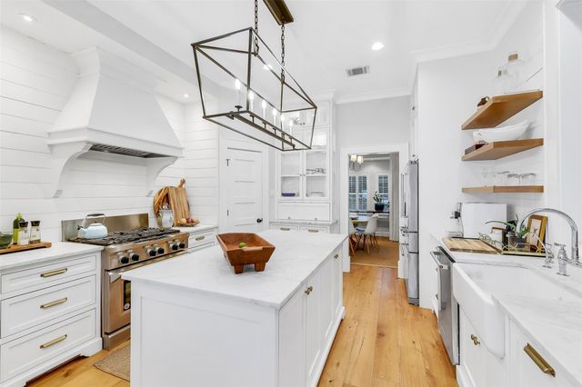 16211 Green Smoke Drive, Houston, TX 77095