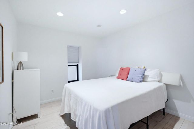 3800 E LINCOLN Drive 14, Phoenix, AZ 85018