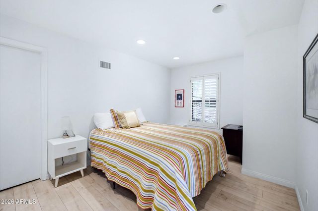 3800 E LINCOLN Drive 14, Phoenix, AZ 85018