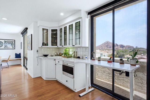 3800 E LINCOLN Drive 14, Phoenix, AZ 85018