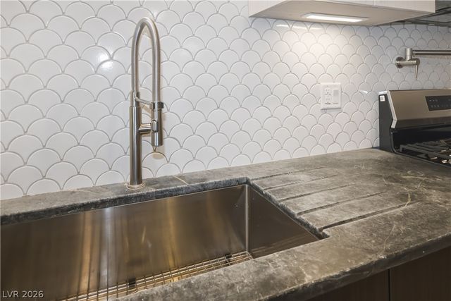 1917 Thunder Ridge Circle, Henderson, NV 89012