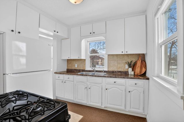 516 Cutler Street, Waterloo, IA 50703