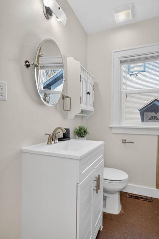 516 Cutler Street, Waterloo, IA 50703