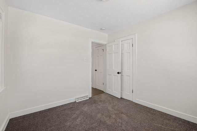 516 Cutler Street, Waterloo, IA 50703