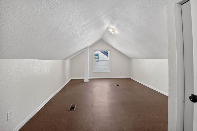 516 Cutler Street, Waterloo, IA 50703