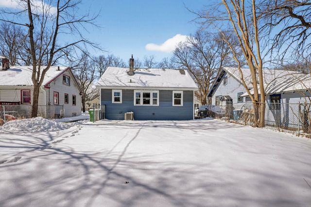 516 Cutler Street, Waterloo, IA 50703