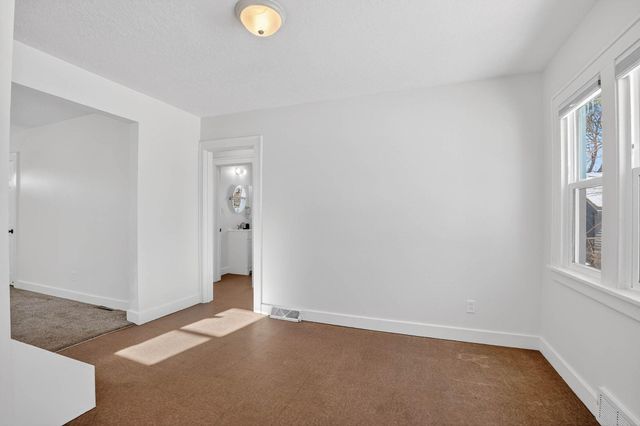 516 Cutler Street, Waterloo, IA 50703