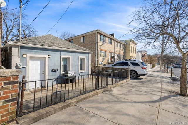 1031 E 216th Street, Bronx, NY 10469