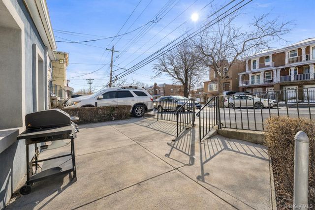 1031 E 216th Street, Bronx, NY 10469