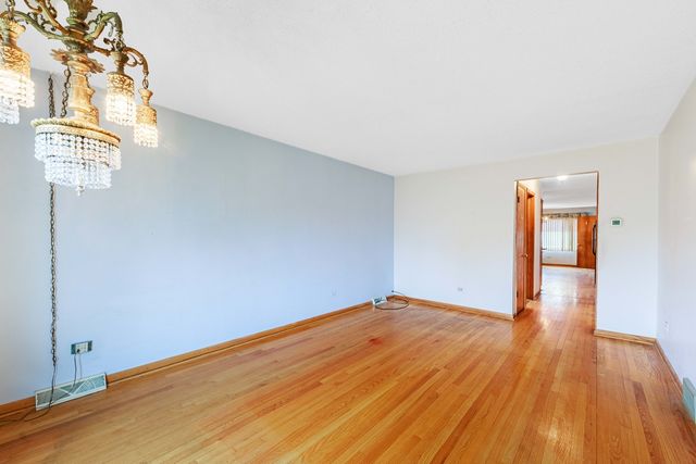 5530 S Merrimac Avenue, Chicago, IL 60638