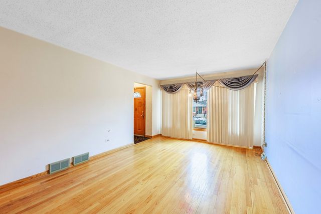 5530 S Merrimac Avenue, Chicago, IL 60638