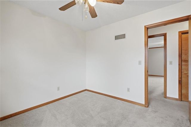 100 Lakeland Drive, Smithville, MO 64089