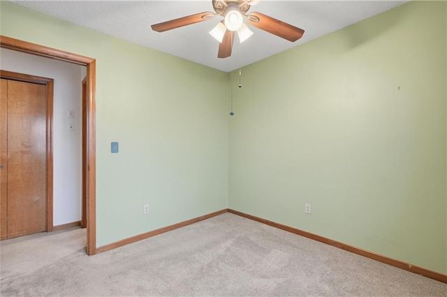 100 Lakeland Drive, Smithville, MO 64089