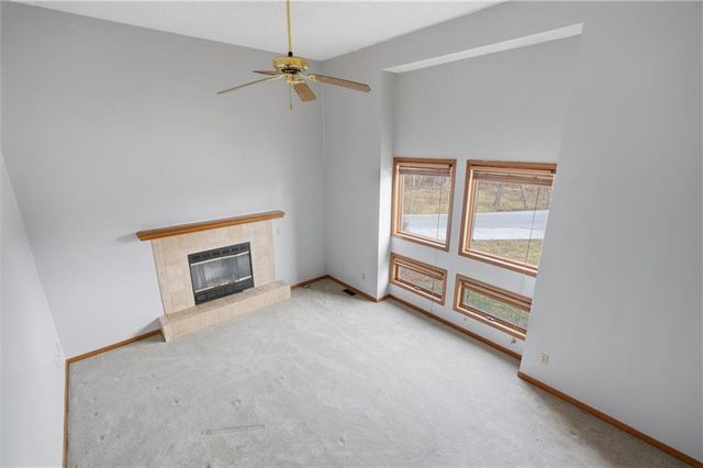 100 Lakeland Drive, Smithville, MO 64089