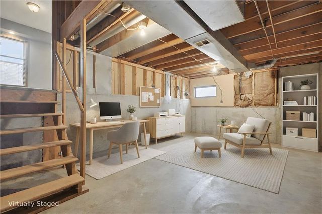 100 Lakeland Drive, Smithville, MO 64089