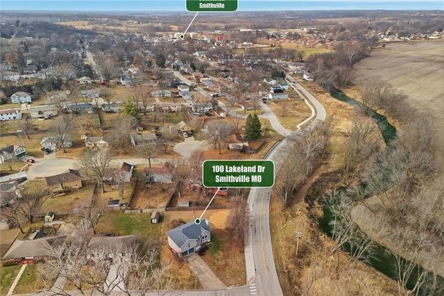 100 Lakeland Drive, Smithville, MO 64089