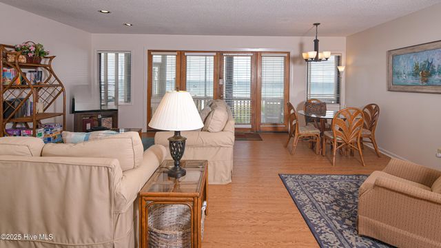 941 Ocean Boulevard W, Holden Beach, NC 28462