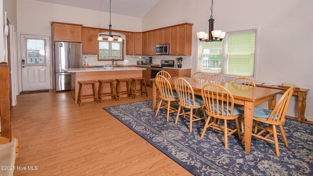 941 Ocean Boulevard W, Holden Beach, NC 28462