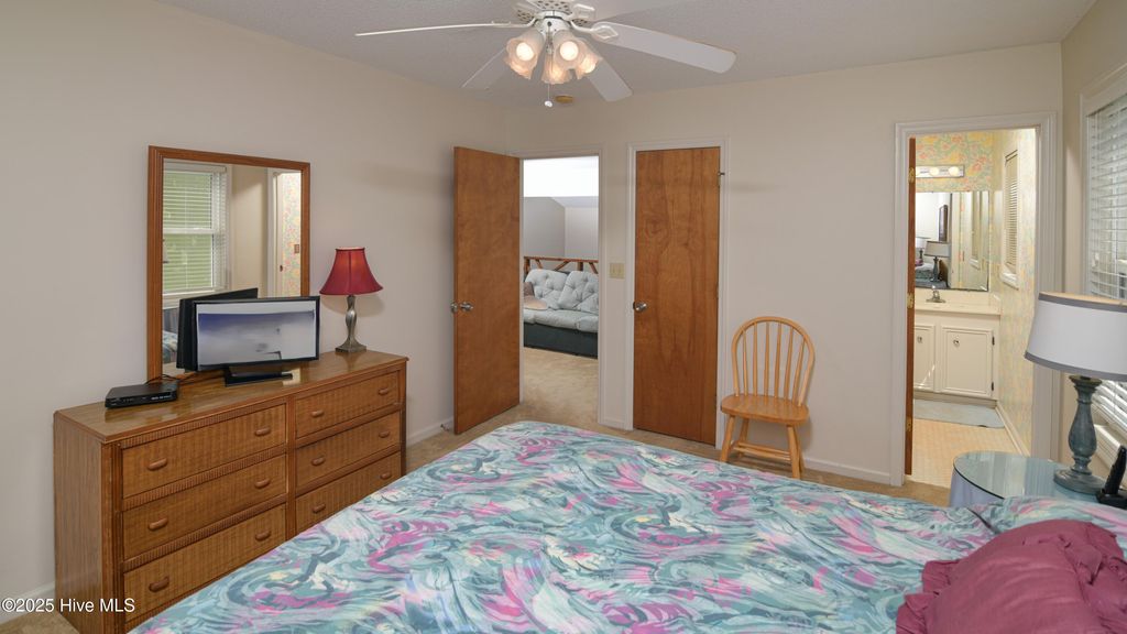 Image 18 of property listing at 941 Ocean Boulevard W, Holden Beach, NC 28462