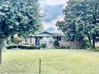 8310 Luree Ln, Hermitage, TN 37076