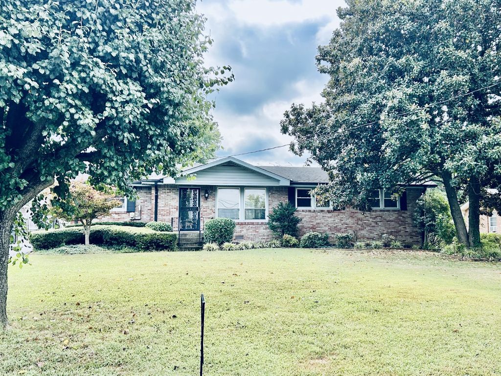 8310 Luree Ln, Hermitage, TN 37076