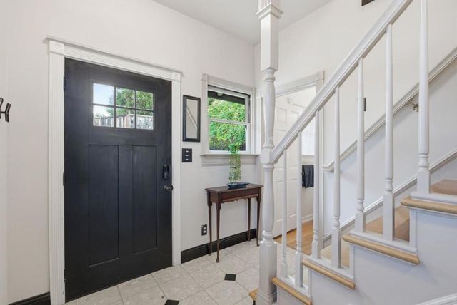 8 Central Court, Los Gatos, CA 95030