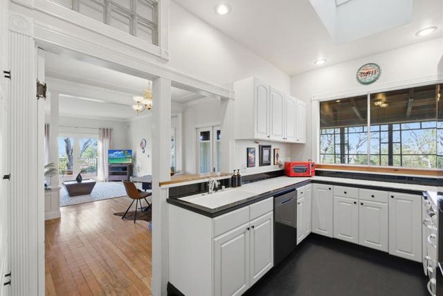 8 Central Court, Los Gatos, CA 95030