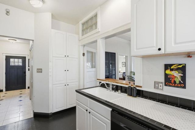 8 Central Court, Los Gatos, CA 95030