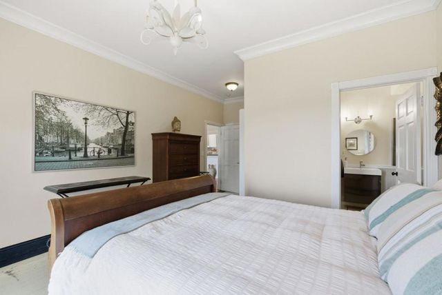 8 Central Court, Los Gatos, CA 95030