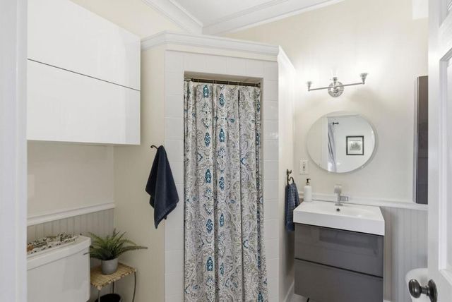 8 Central Court, Los Gatos, CA 95030