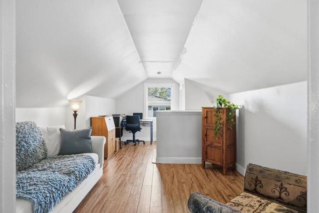 8 Central Court, Los Gatos, CA 95030