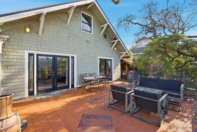 8 Central Court, Los Gatos, CA 95030