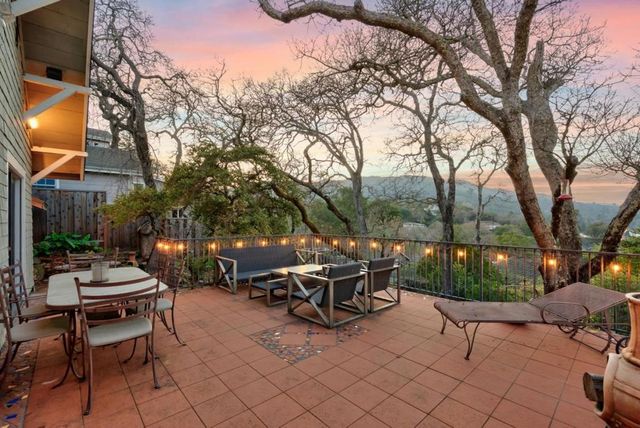 8 Central Court, Los Gatos, CA 95030