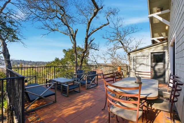 8 Central Court, Los Gatos, CA 95030