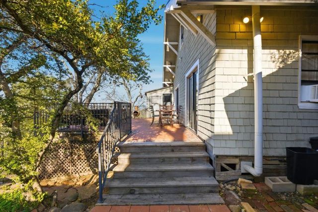 8 Central Court, Los Gatos, CA 95030