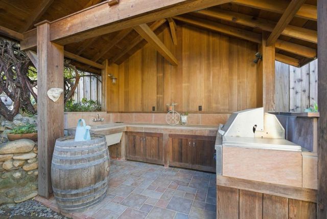 8 Central Court, Los Gatos, CA 95030