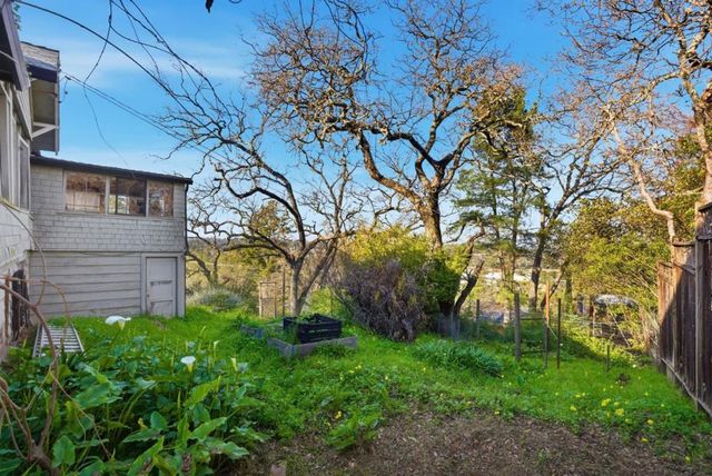 8 Central Court, Los Gatos, CA 95030