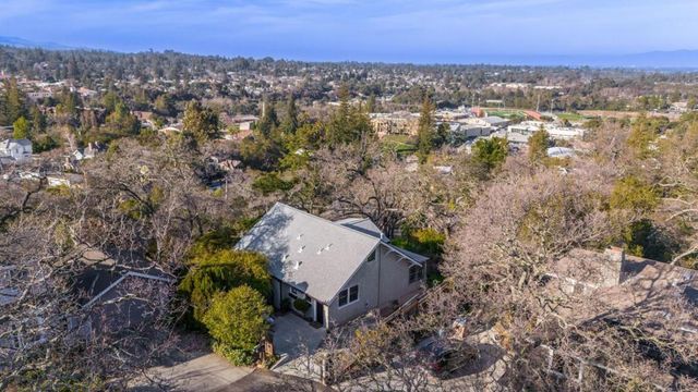 8 Central Court, Los Gatos, CA 95030