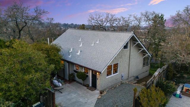 8 Central Court, Los Gatos, CA 95030
