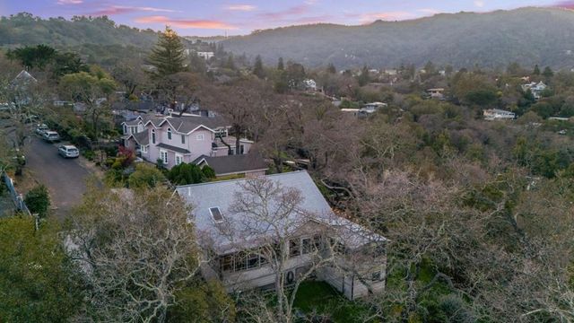 8 Central Court, Los Gatos, CA 95030