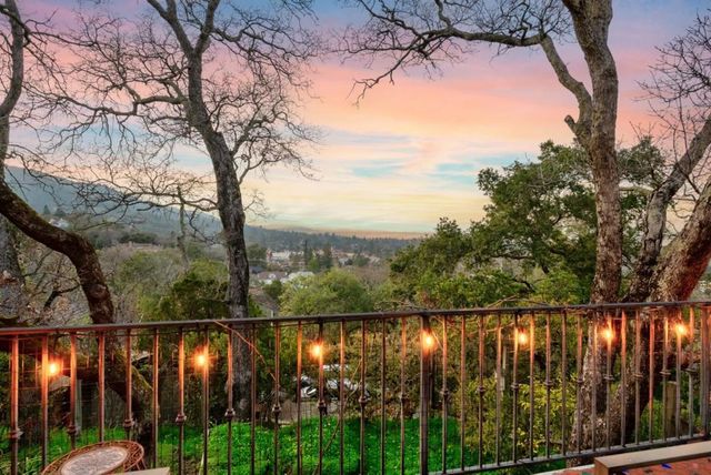 8 Central Court, Los Gatos, CA 95030