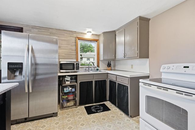100 Lang St, Springfield, MA 01104