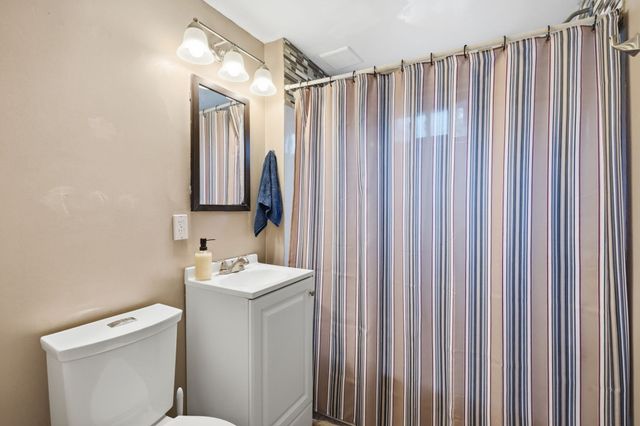 100 Lang St, Springfield, MA 01104
