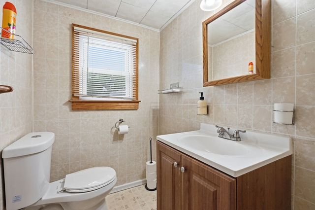 100 Lang St, Springfield, MA 01104