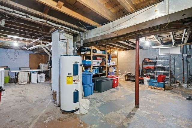 100 Lang St, Springfield, MA 01104