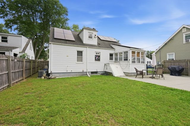100 Lang St, Springfield, MA 01104
