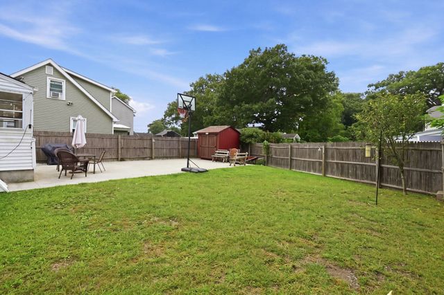 100 Lang St, Springfield, MA 01104