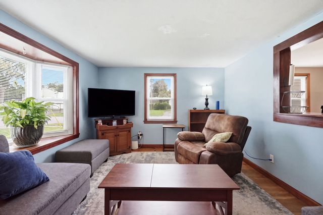 100 Lang St, Springfield, MA 01104