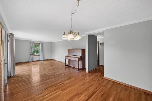 2559 Clarence Street, Maplewood, MN 55109