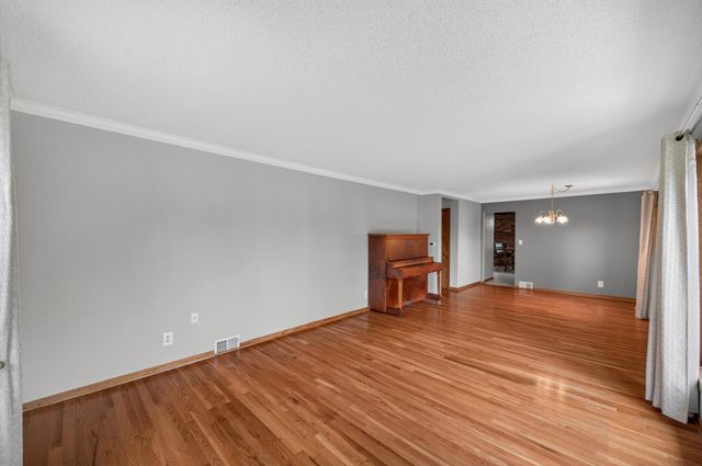 2559 Clarence Street, Maplewood, MN 55109